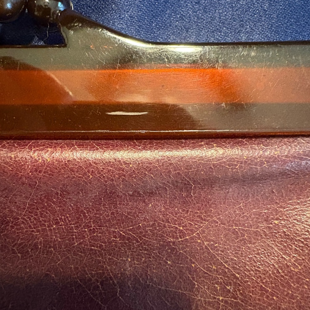 SOLD Vintage Burgundy Leather and Acrylic Tortoise Shell Clutch, with Kiss Clasp - Picture 4 of 13